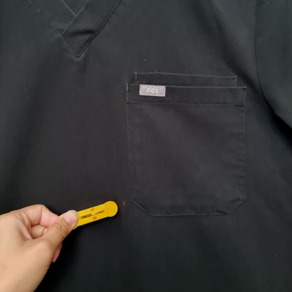 FIGS Technical Collection Three Pocket Scrub Top FM1500 Men's Black Size M - Picture 14 of 16